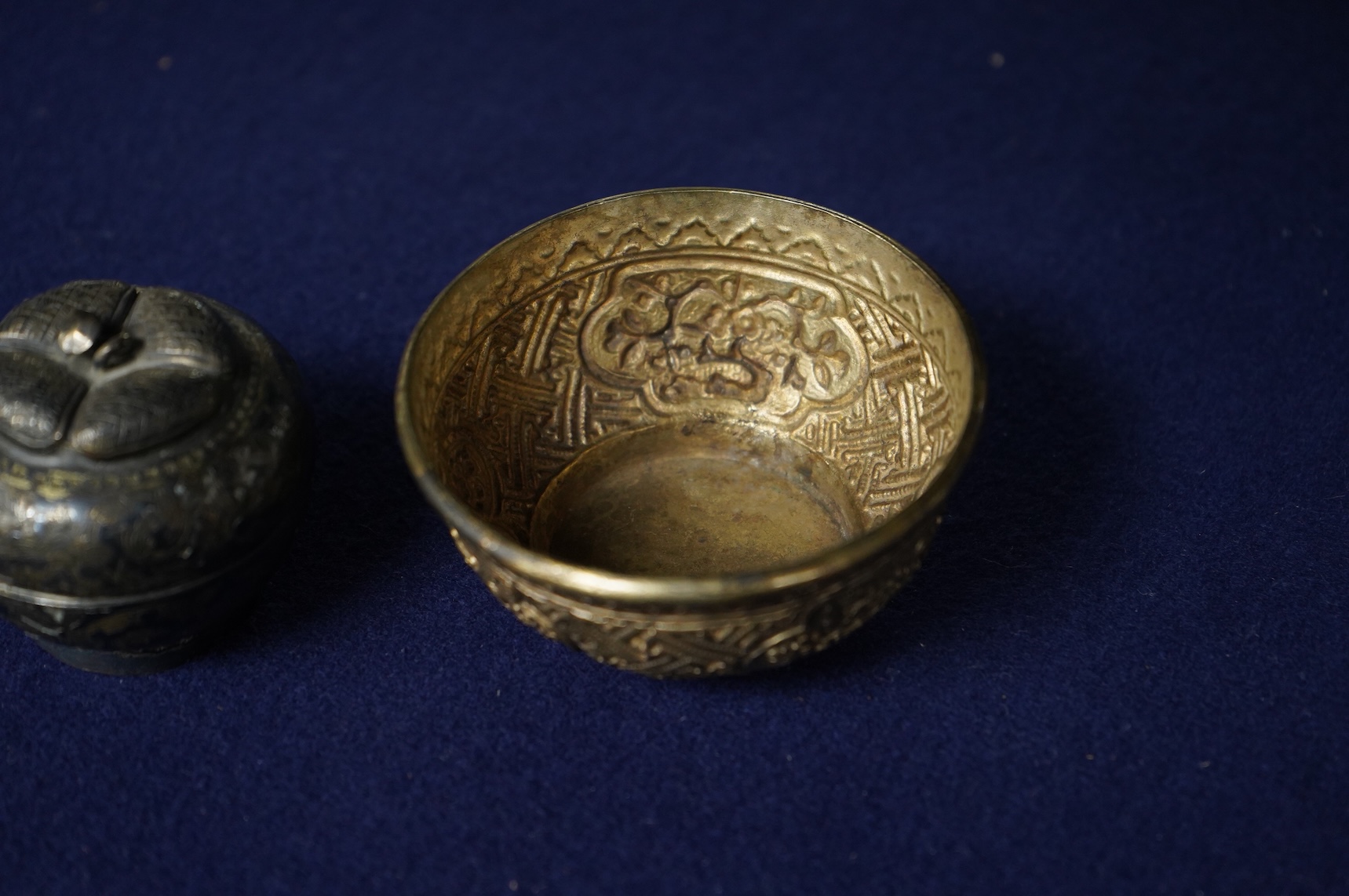An 18th century Thai silver and Niello work box and cover and a Chinese straits bowl, 7.5cm diameter